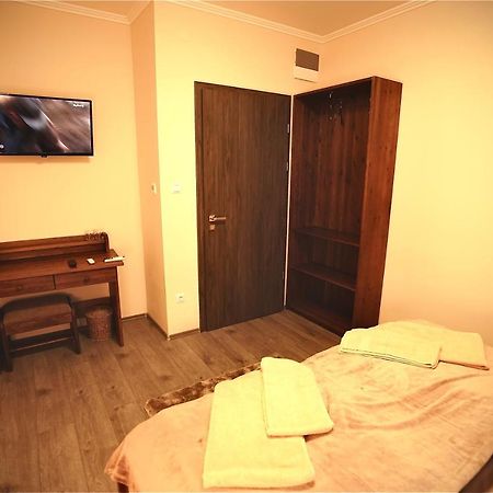 Bacchus Pub Es Panzio Bed & Breakfast Dunaharaszti Luaran gambar