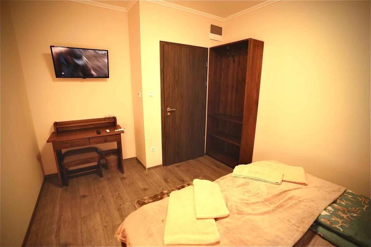 Bacchus Pub Es Panzio Bed & Breakfast Dunaharaszti Luaran gambar